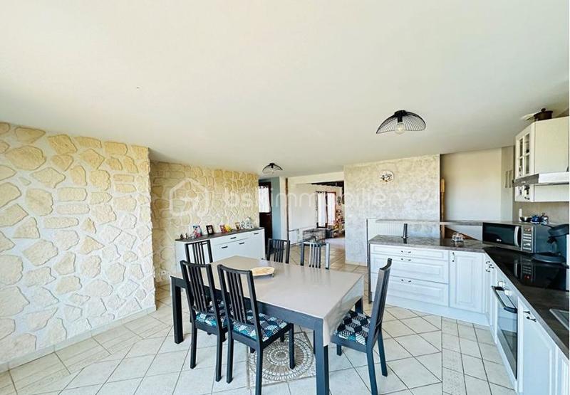 Propriété - 172 m² - 6 pièces