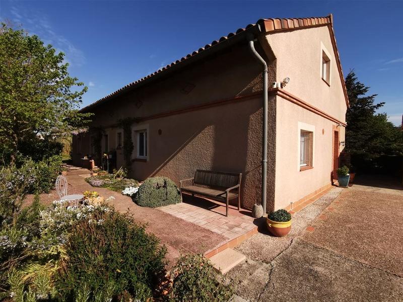 Villa - 219 m² - 10 pièces