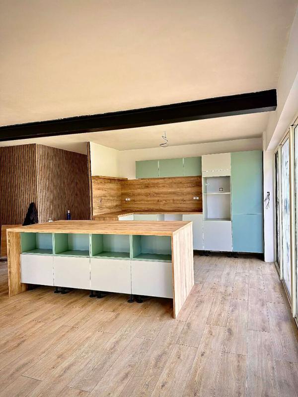 Maison - 195 m² - 8 pièces