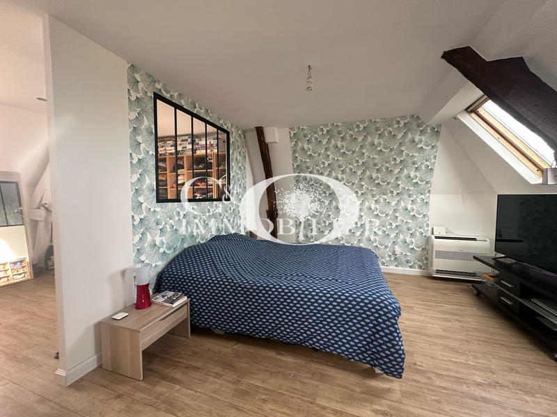 Maison - 236 m² - 10 pièces