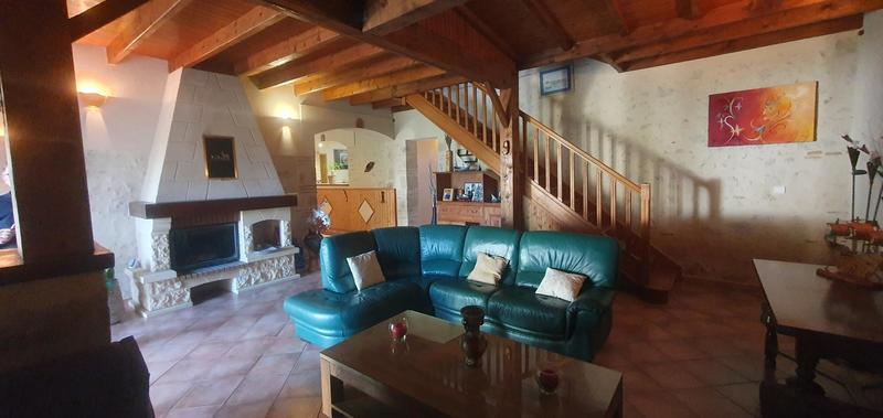 Maison en pierre - 384 m² - 16 pièces