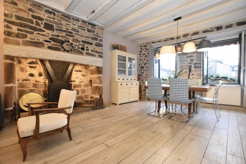 Maison ancienne - 204 m² - 7 pièces