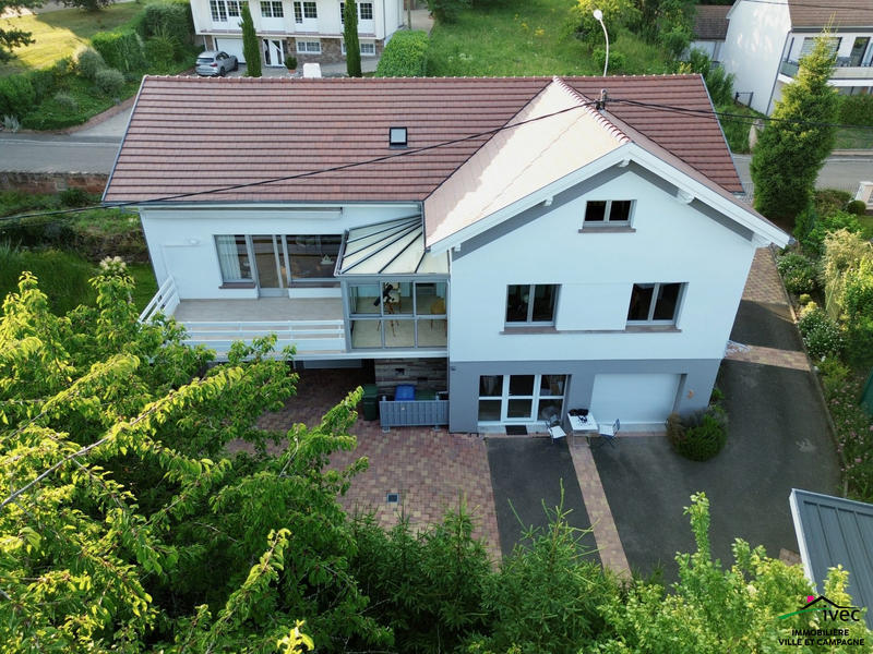 Maison - 226 m² - 8 pièces