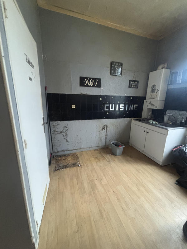 Appartement - 80 m² - 6 pièces