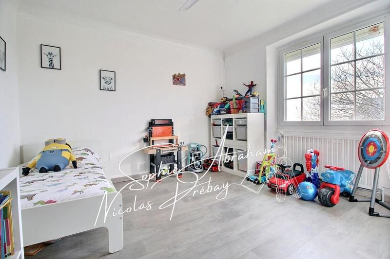 Maison - 92 m² - 5 pièces