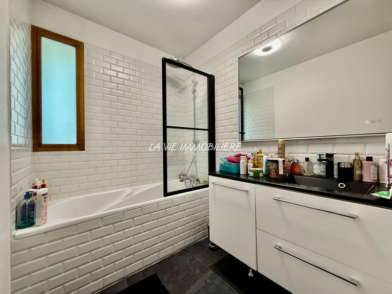 Appartement - 140 m² - 6 pièces