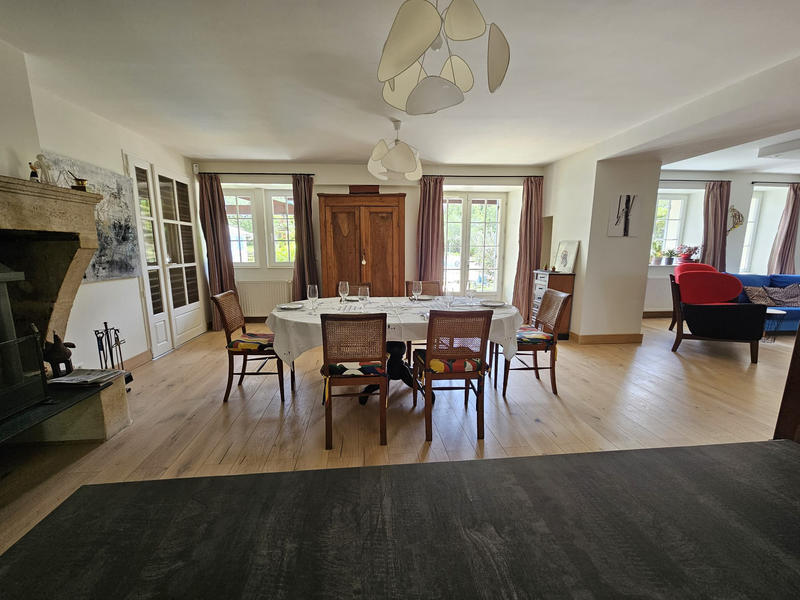 Maison - 350 m² - 13 pièces