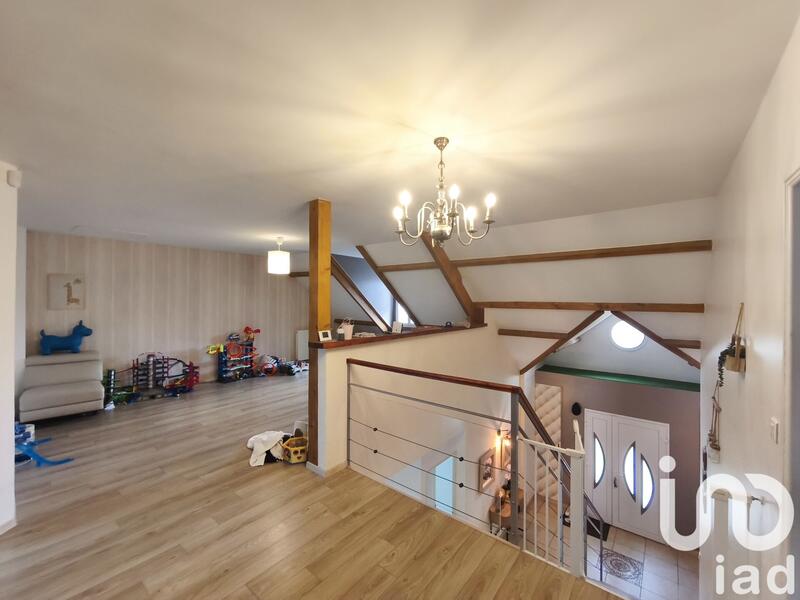 Maison - 243 m² - 7 pièces