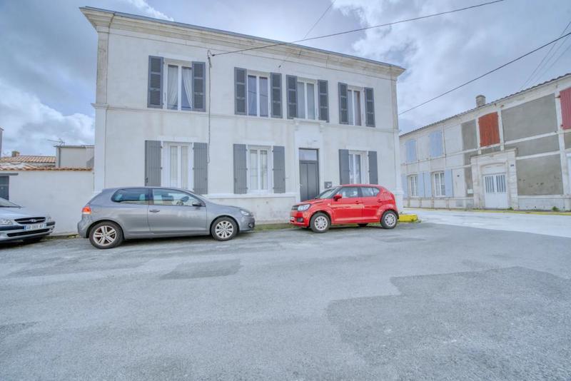 Maison de ville - 136 m² - 6 pièces