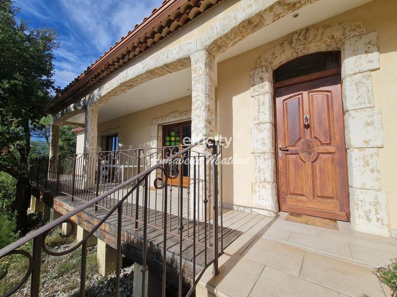 Maison - 280 m² - 8 pièces