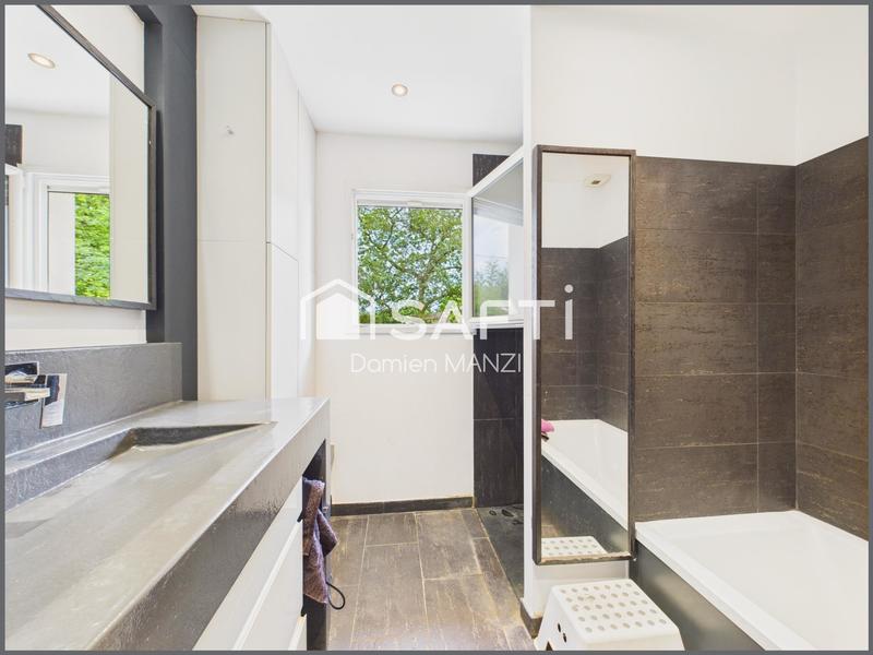 Maison - 166 m² - 6 pièces