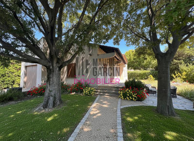 Maison traditionnelle - 174 m² - 8 pièces