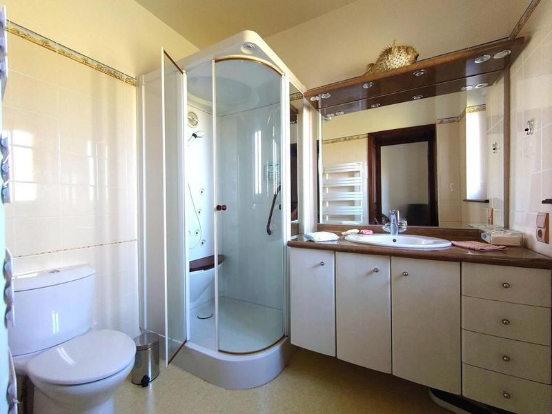 Maison - 246 m² - 8 pièces