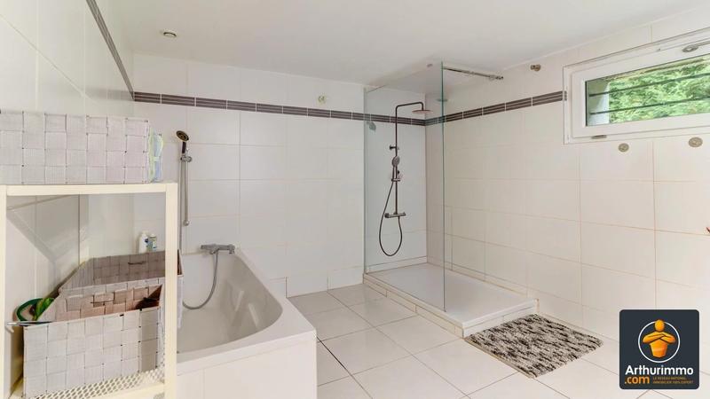 Appartement - 160 m² - 5 pièces