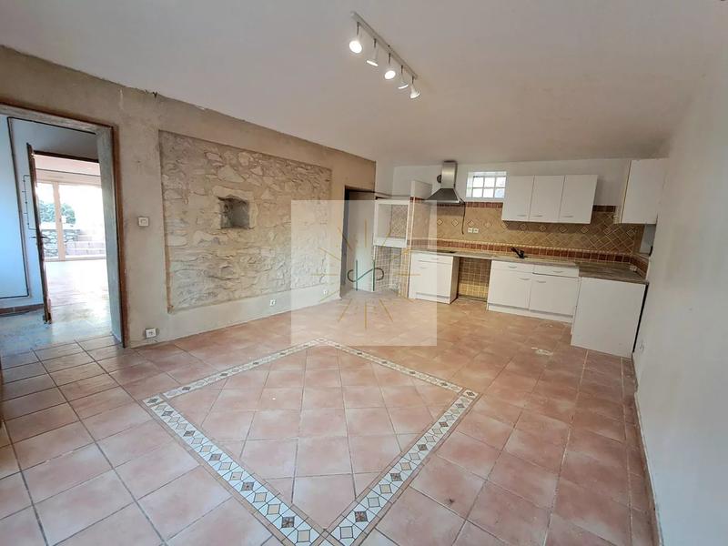 Appartement - 96 m² - 8 pièces