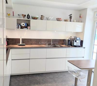 Maison - 260 m² - 8 pièces