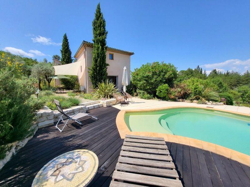 Maison - 185 m² - 8 pièces