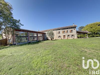 Maison - 564 m² - 13 pièces