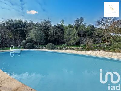 Maison - 199 m² - 9 pièces