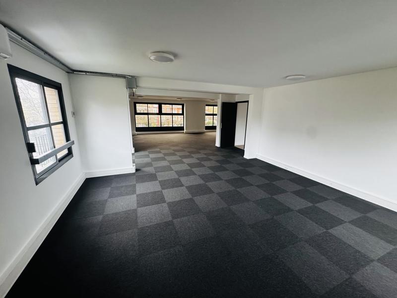 Bureau - 196 m²