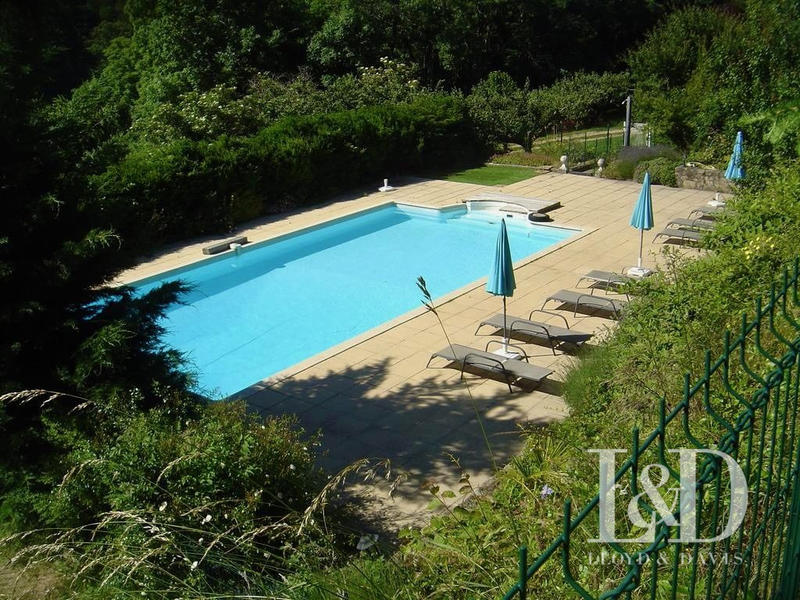 Château - 1 000 m² - 36 pièces