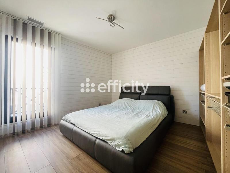 Demeure - 200 m² - 7 pièces