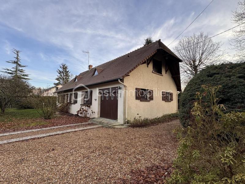 Maison traditionnelle - 140 m² - 5 pièces