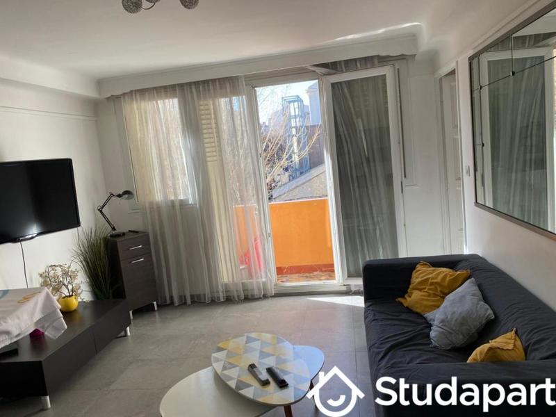 Chambre - 11 m² - 1 pièce