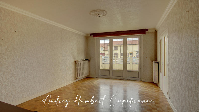 Maison - 241 m² - 8 pièces