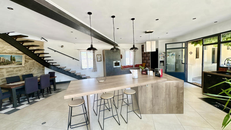 Maison - 250 m² - 5 pièces