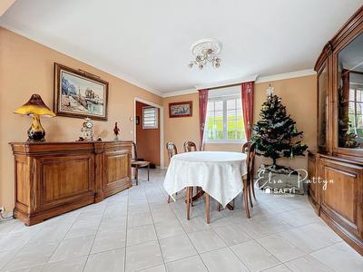 Maison - 121 m² - 5 pièces