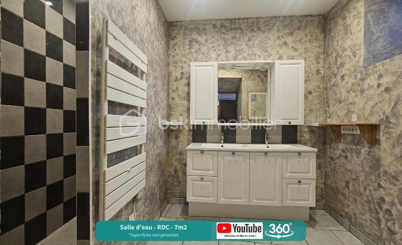 Maison traditionnelle - 226 m² - 7 pièces