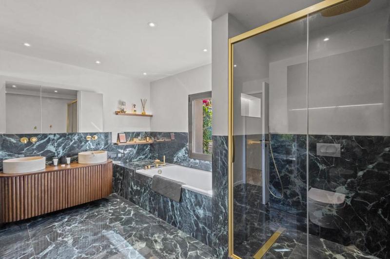 Villa - 204 m² - 6 pièces