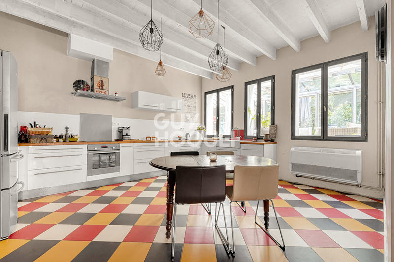 Maison - 255 m² - 7 pièces