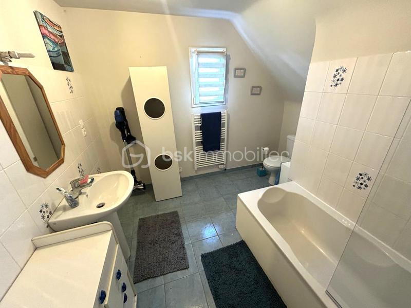 Maison traditionnelle - 123 m² - 7 pièces