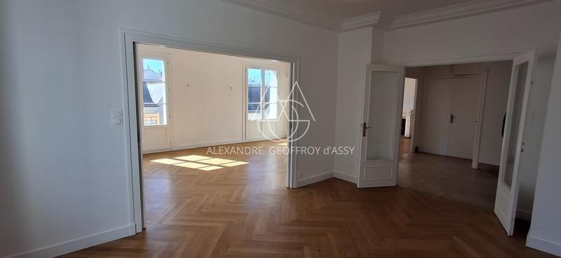 Appartement - 131 m² - 6 pièces