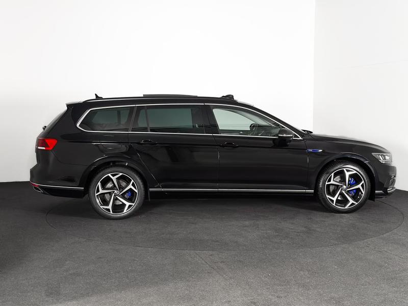 Volkswagen Passat Sw Gte 218ch Dsg Hybride Rechargeable Ja18p T.O Digital Cockpit Regul Acc Camera