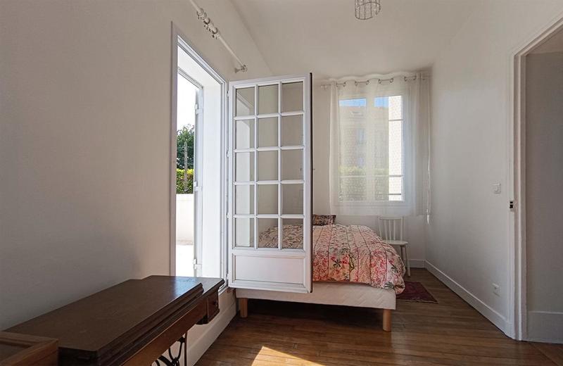 Maison - 240 m² - 10 pièces