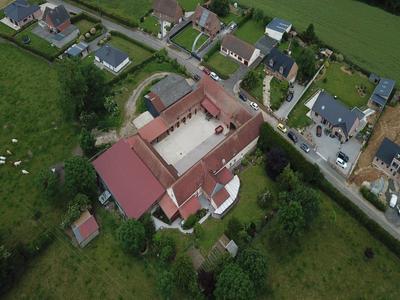 Propriété - 257 m² - 10 pièces