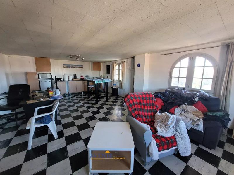 Maison - 225 m² - 10 pièces