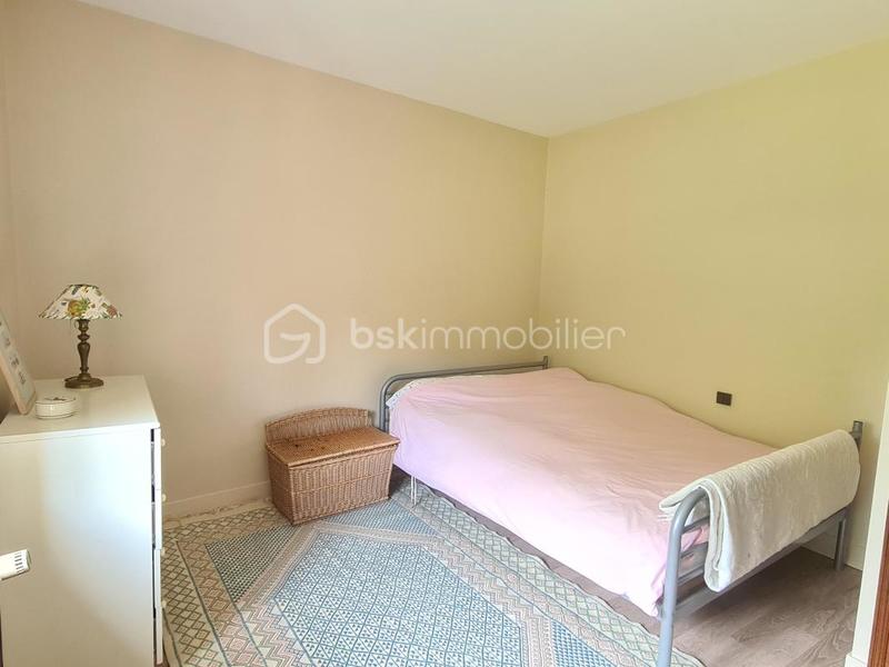 Maison - 250 m² - 11 pièces