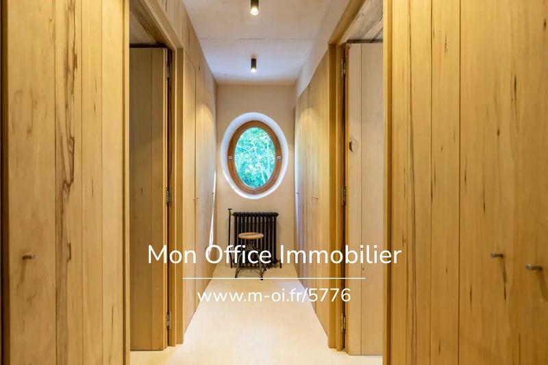 Propriété - 475 m² - 10 pièces