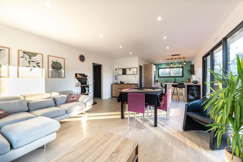 Maison - 120 m² - 5 pièces