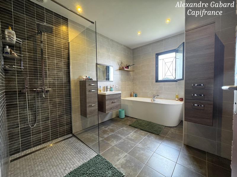 Maison - 150 m² - 5 pièces