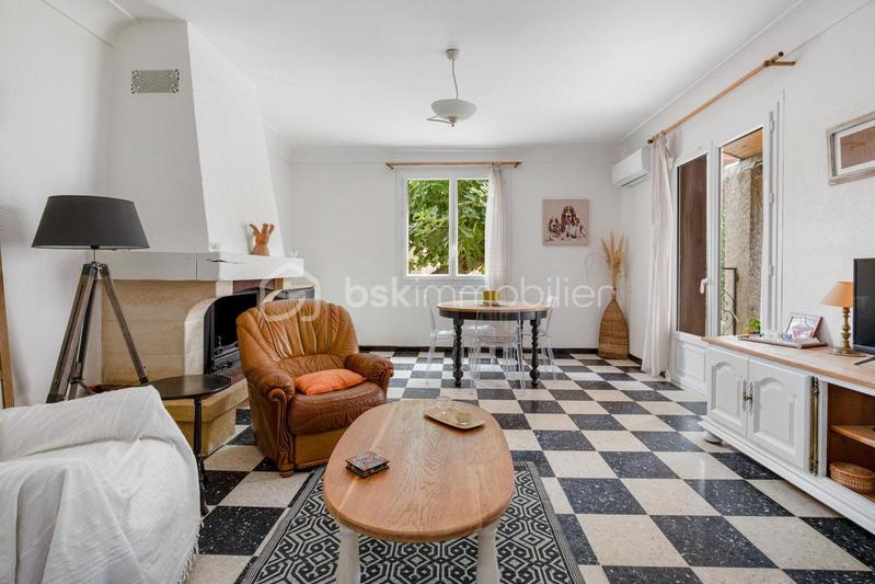 Demeure - 201 m² - 8 pièces