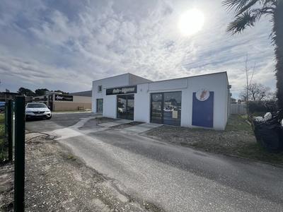 Local commercial - 160 m² - 1 pièce