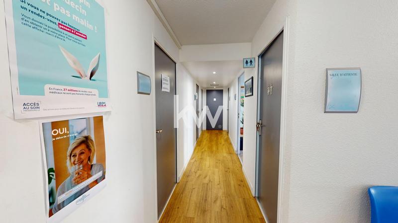 Local commercial - 180 m² - 10 pièces