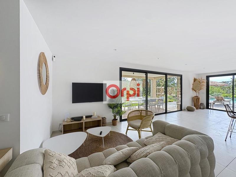 Maison - 163 m² - 5 pièces