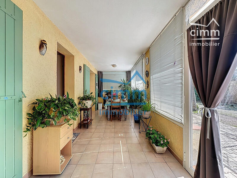 Maison traditionnelle - 188 m² - 7 pièces