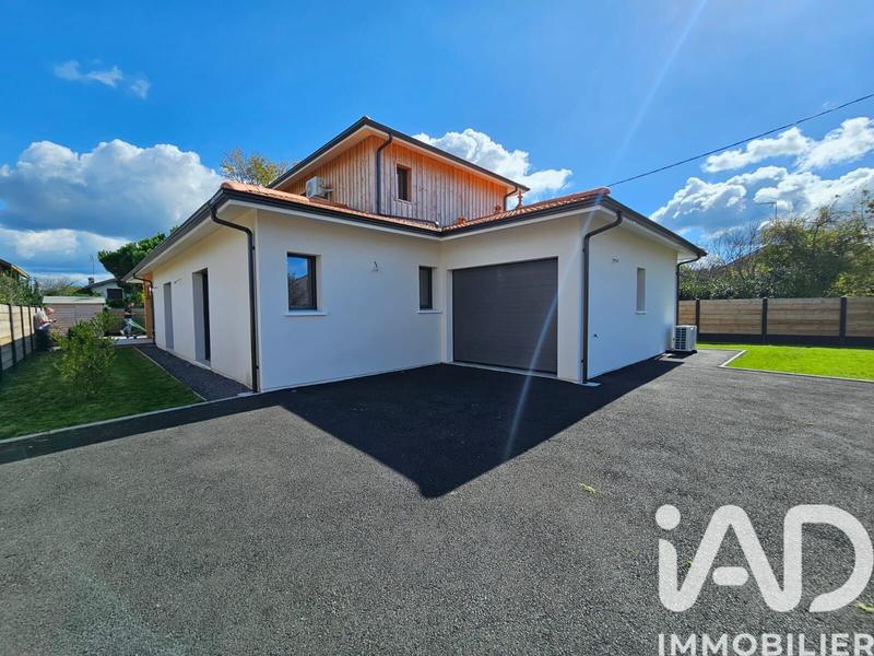 Maison - 145 m² - 5 pièces